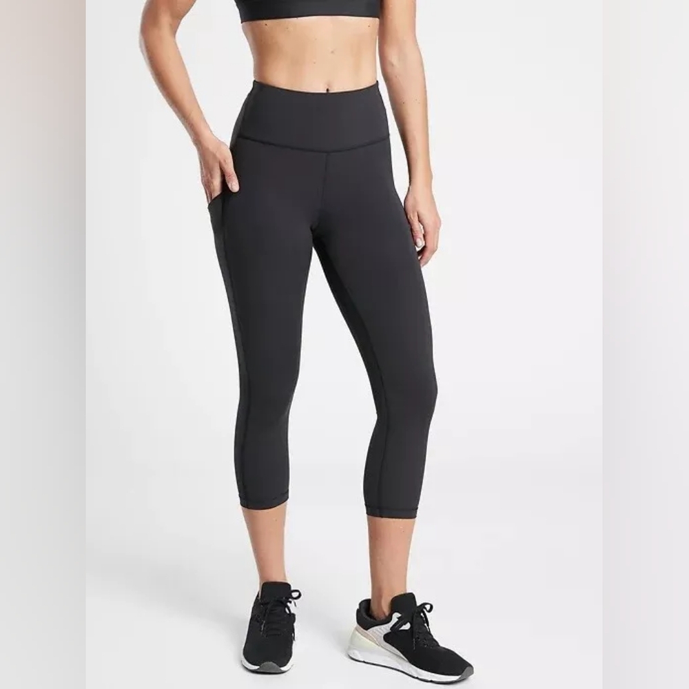 Athleta Ultimate Capri Stash Pocket 7/8 Tight Pants sz SP